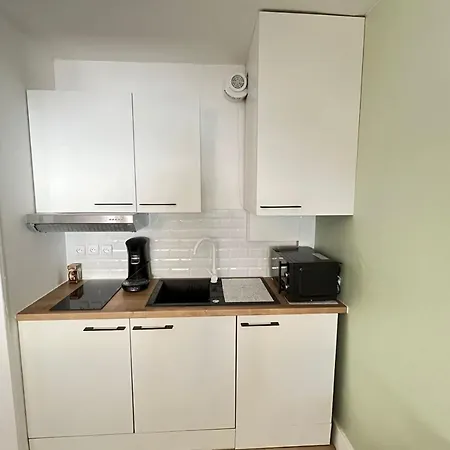22m With Loggia Near The Sea Apartmán