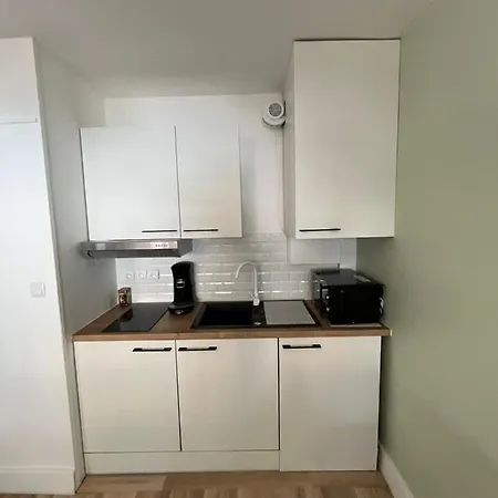 22m With Loggia Near The Sea Apartmán